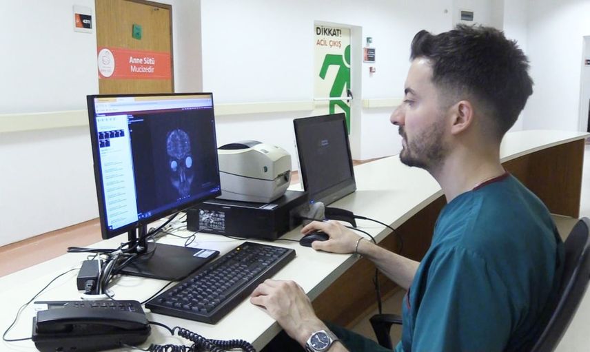 Şanlıurfa'da on saatlik operasyonla skolyoz düzeltildi