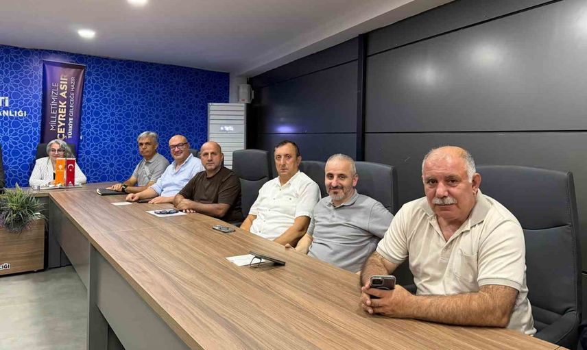 Bilecik'te teşkilat toplantısında saha çalışmaları ve yol haritası masaya yatırıldı