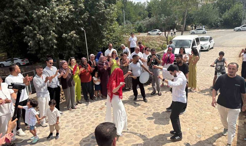 Baklava ikramıyla başlayan aşk Düziçi'nde kültürleri buluşturan düğünle taçlandı