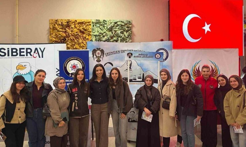 Erzincan'da üniversite kampüsünde emniyet ekipleriyle bilinçlenme buluşması