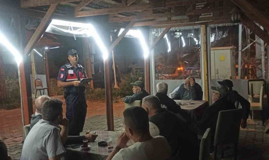 Demirköy'de jandarma köy sakinlerini yangın ve dolandırıcılık konusunda uyardı