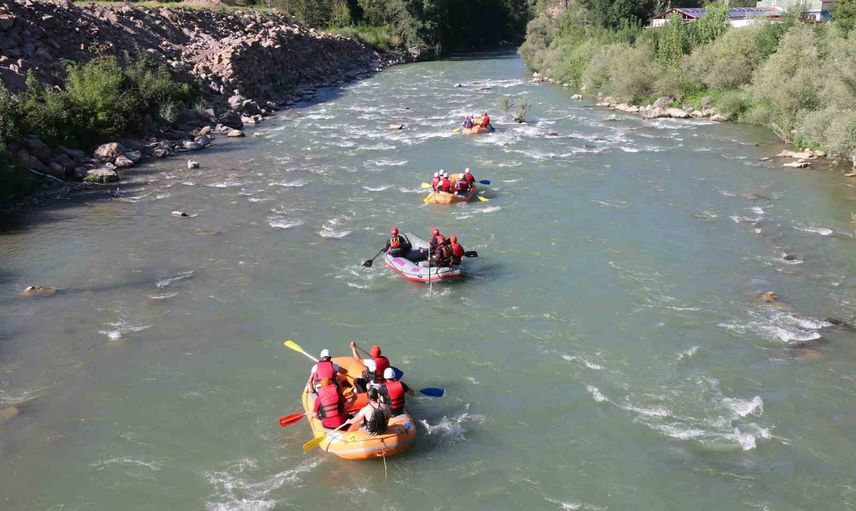 Palanextreme finali, İspir'in doğal parkurlarını öne çıkardı
