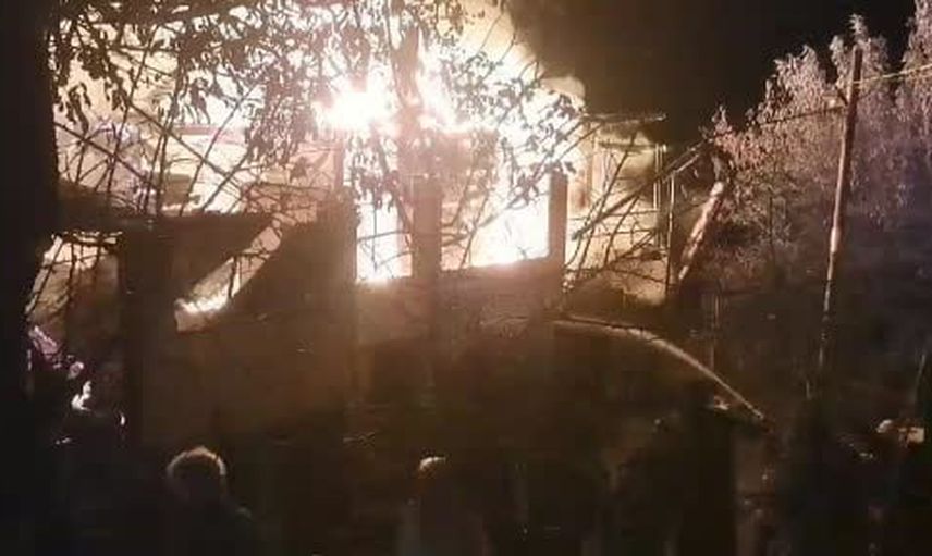 Nebioğlu'nda alevlerin gölgesinde ev kullanılamaz olurken büyükbaşlar kurtarıldı