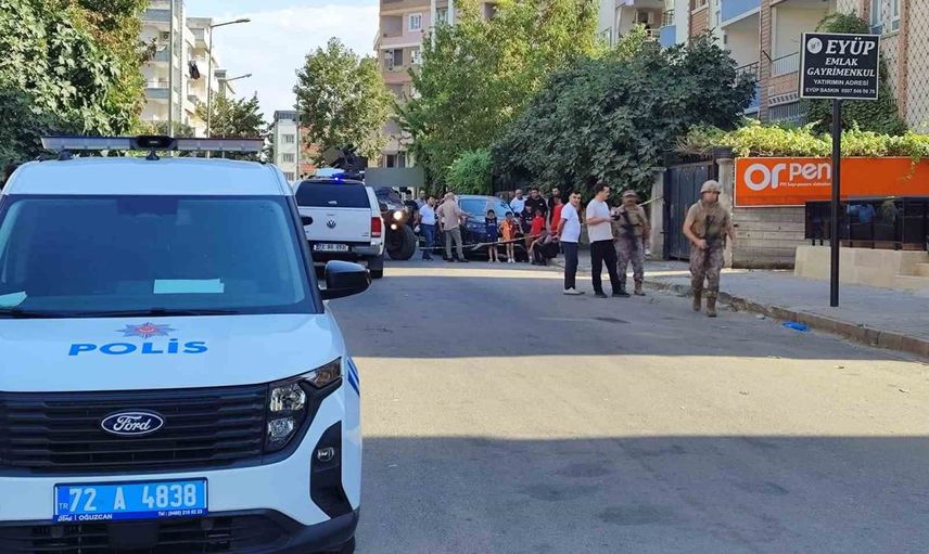 Güvenlik güçleri Şafak Mahallesi'nde havaya ateş açan şüpheliyi arıyor
