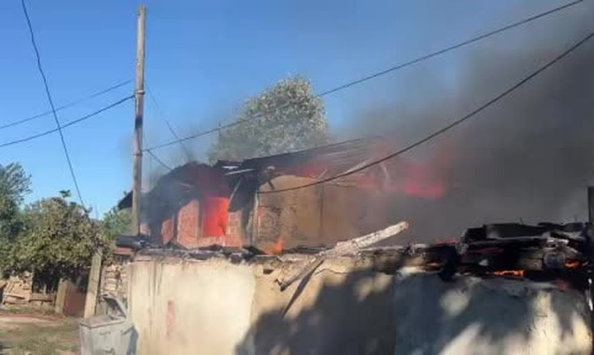 Mustafakemalpaşa'da konutta çıkan yangın çevreye sıçradı