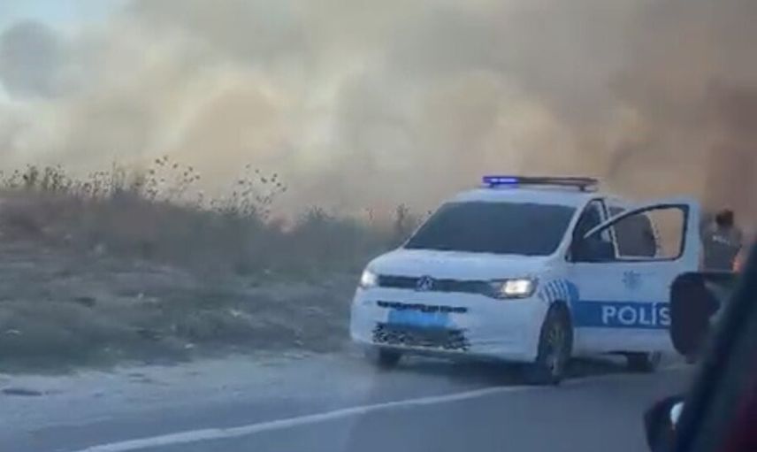 Kapaklı'da rüzgârın etkisiyle yayılan otluk yangını itfaiye ekipleri söndürdü