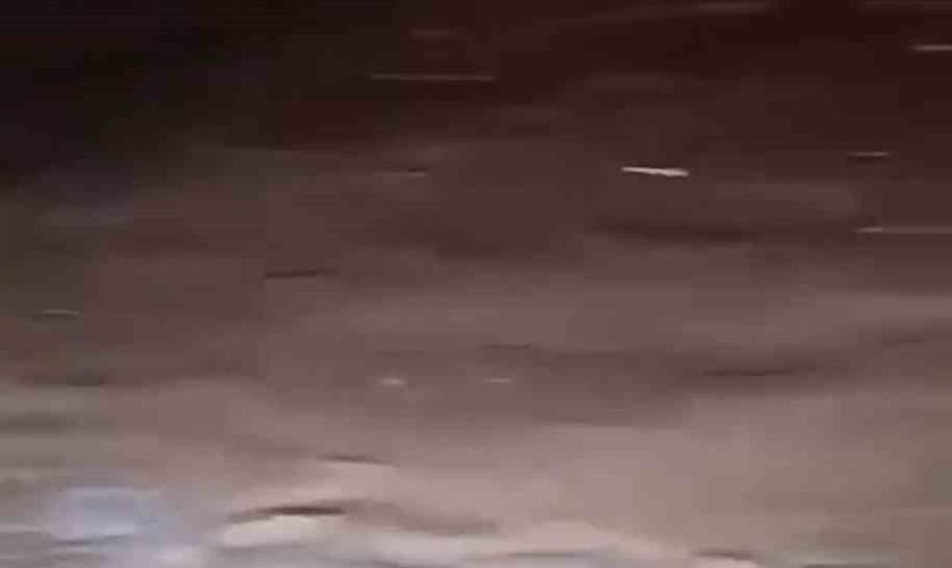 Şanlıurfa'da Karaali Mahallesi'nde aniden bastıran sağanak yaşamı aksattı