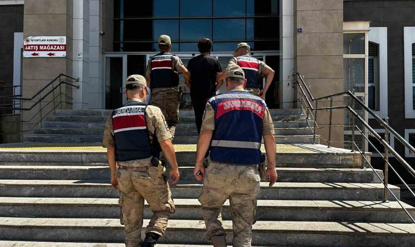 Siverek'te jandarmanın takibiyle 25 yıl kesinleşmiş cezası olan kişi yakalandı