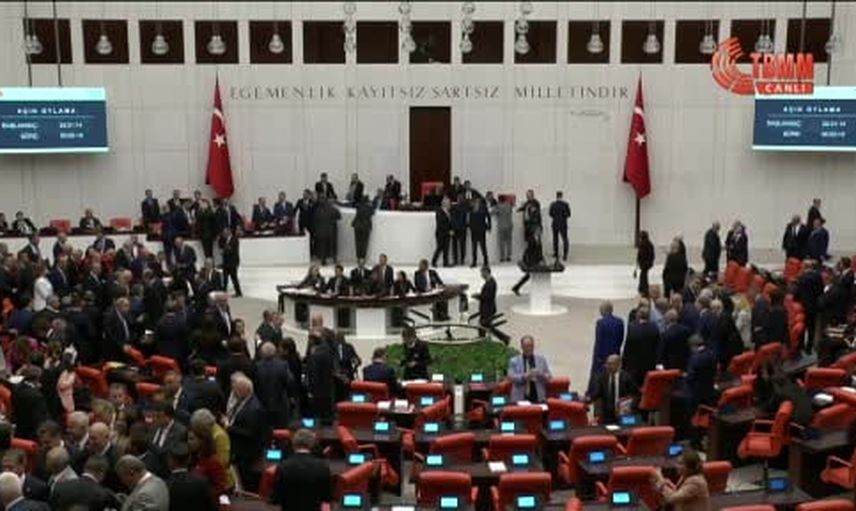 Milletin yeni metni meclisten geçti: dayanışma ve bütünleşme teklifi 468 oyla kabul edildi