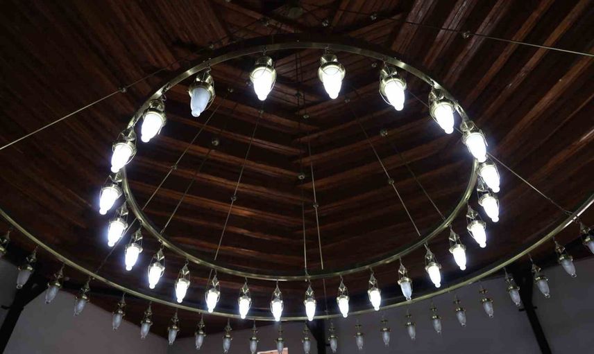 Kırlangıç tavanıyla ayakta duran Çarşı Camii, Kırşehir'in mirası