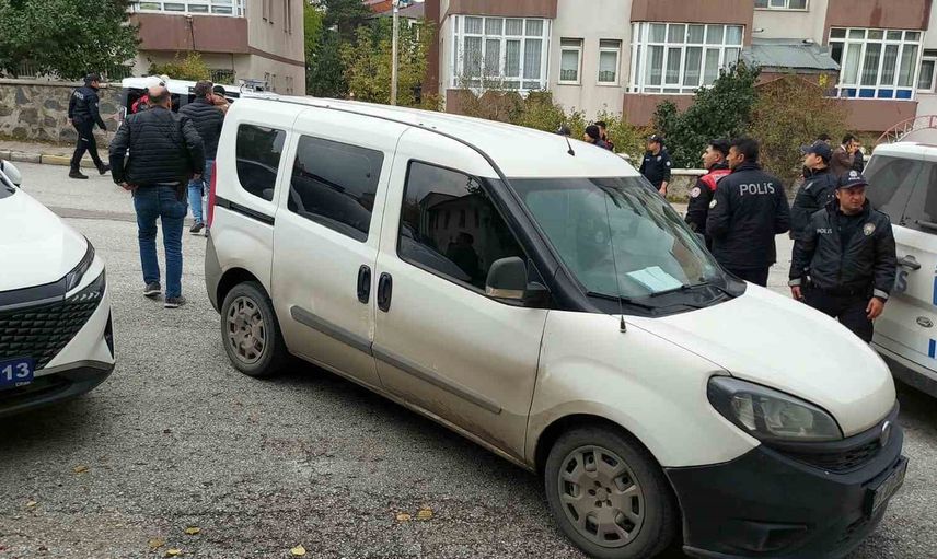 Erzurum'da üst kattaki aile içi tartışma silahlı kavgaya dönüştü
