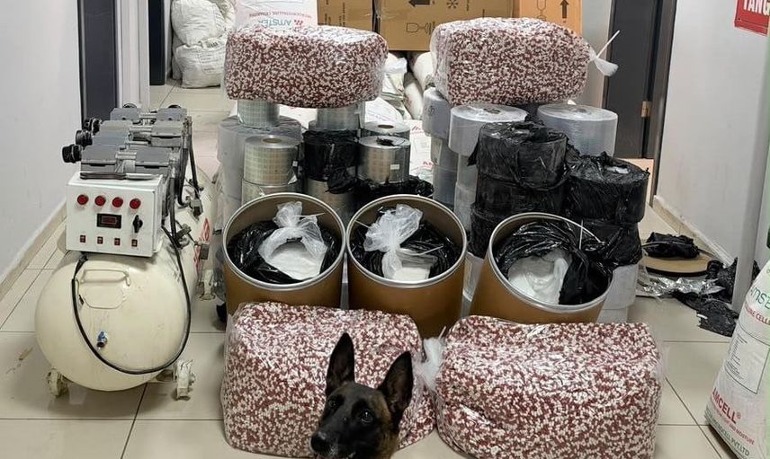 Mersin'de depo baskını: 100 kg sentetik ecza ham maddesi ve 1 ton 100 kilogram katkı ele geçirildi