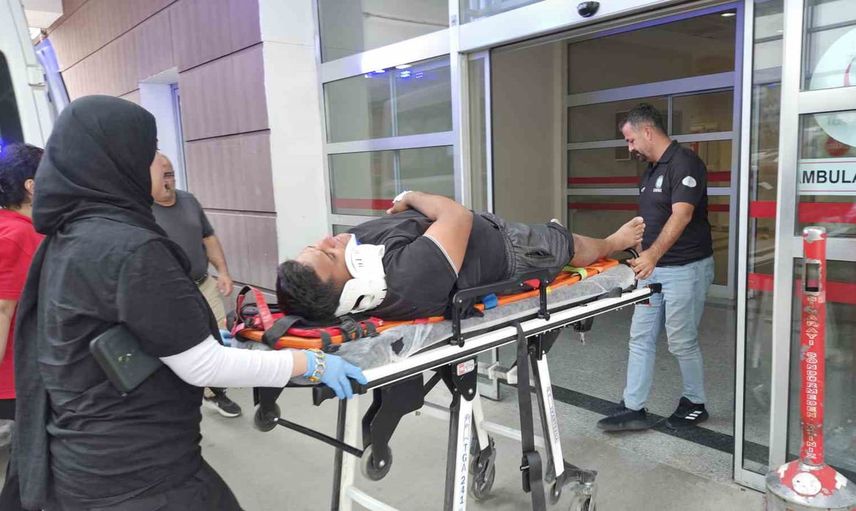 Adıyaman'da bir yol kazası: motosiklet devrildi, sürücü yaralandı