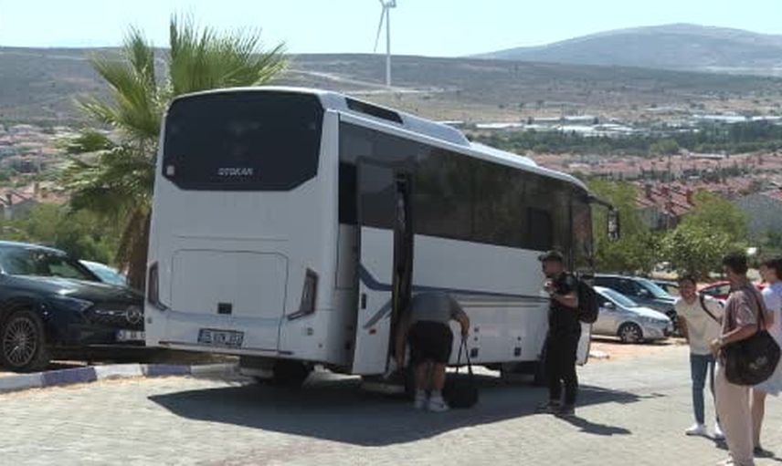 İzmir büyükşehir gençleri Çeşme'de aquaparkta buluşturuyor