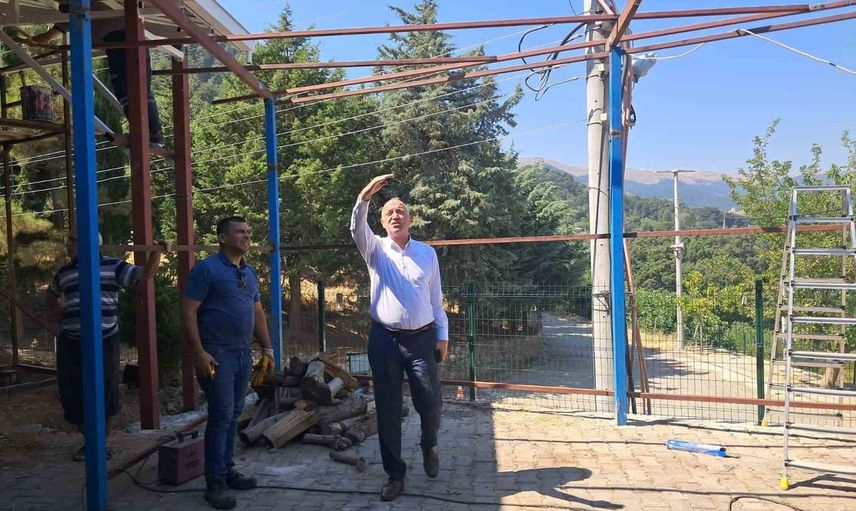 Yeniköy'de okul bahçesi çatıyla dört mevsim kullanıma hazırlanıyor