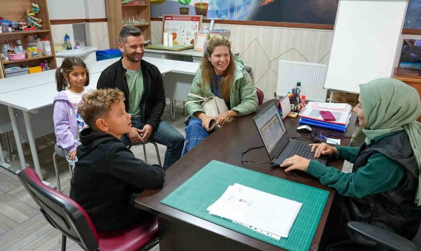 başiskele çocuk üniversitesi onuncu yılında 144 öğrenciyle öğrenme serüvenine başlıyor