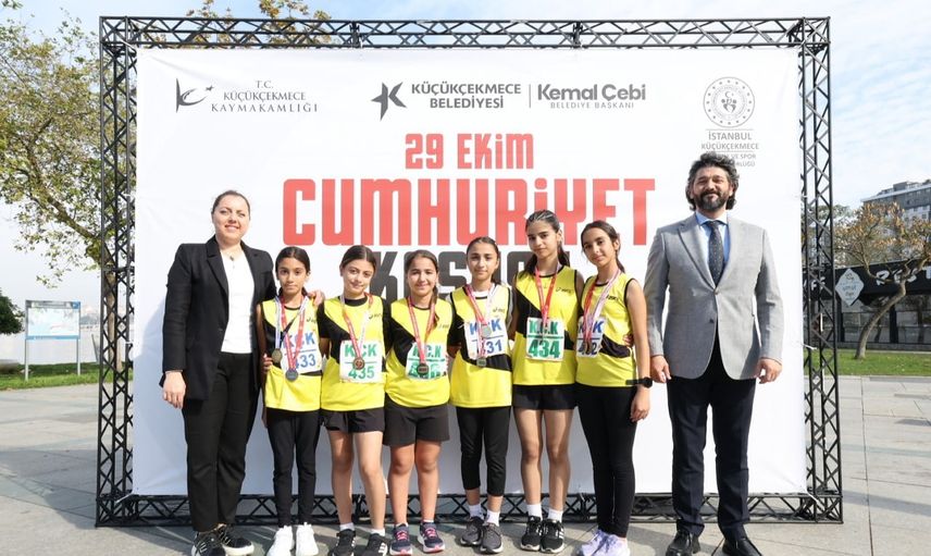 Gençler 29 ekimde yarıştı: Küçükçekmece'de cumhuriyet koşusu