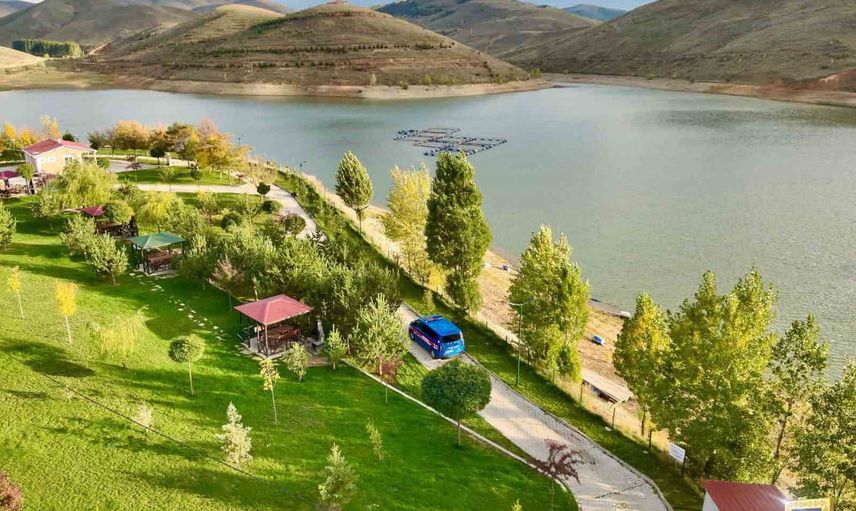Gökçedere'nin yeşilinde görev: Jandarma devriye görüntüleri paylaşıldı
