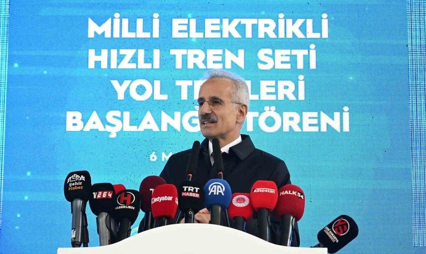 Milli elektrikli hızlı tren testlerinde saatte 250 kilometre hıza çıktı