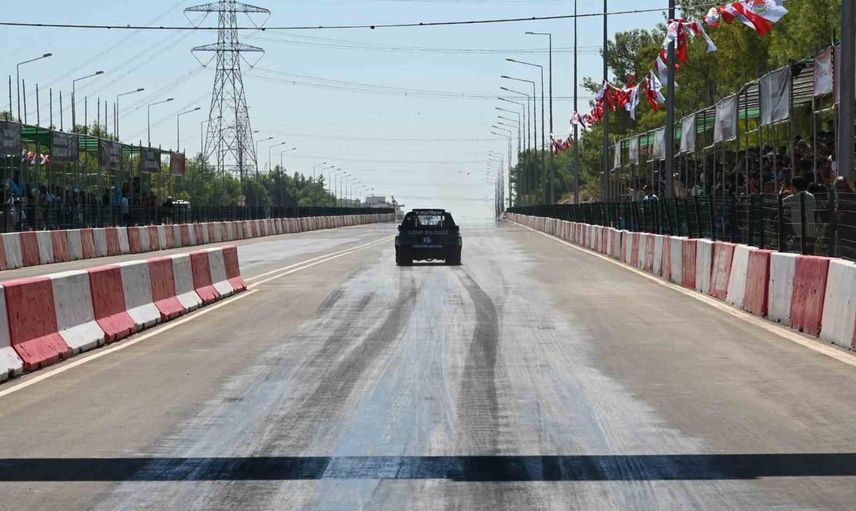 Kepez'te drag heyecanı: Türkiye Otodrag şampiyonası 3. ayakta hız sınavı