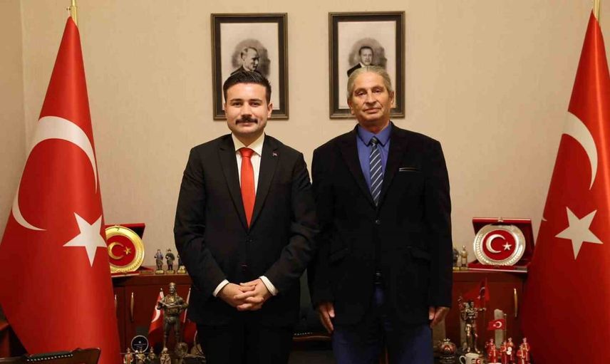 Gökçeada kaymakamı halk günü toplantısında vatandaşların taleplerini dinledi