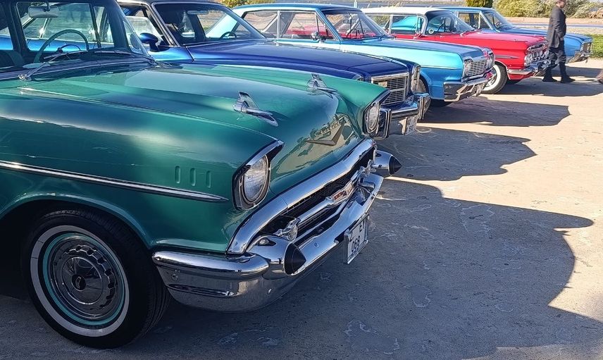 Geçmişin izleri Beyşehir kıyısında: klasik otomobiller buluştu