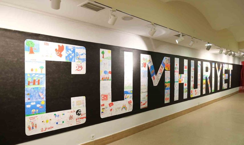 Minik ressamlardan cumhuriyete renkli vefa