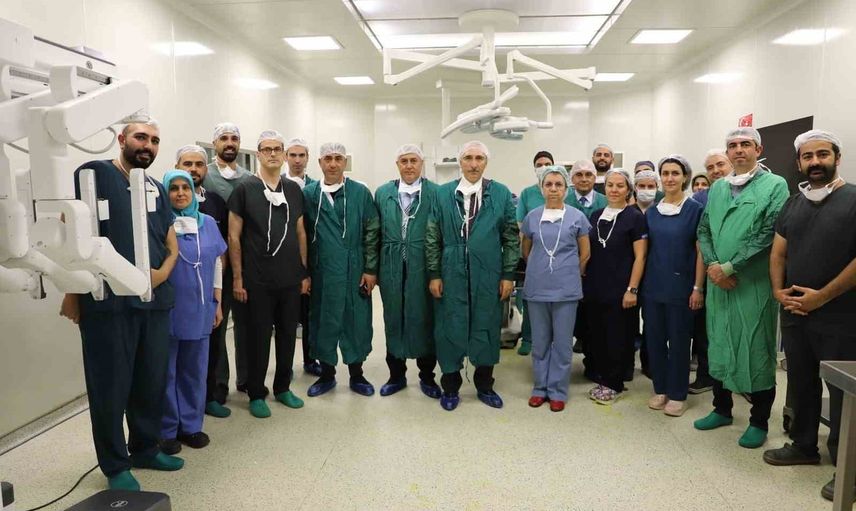 Fırat Üniversitesi hastanesinde robotik cerrahi devri başladı