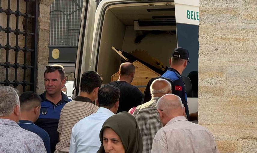 Babaeski'de dere faciası: 7 yaşındaki Miran son yolculuğuna uğurlandı