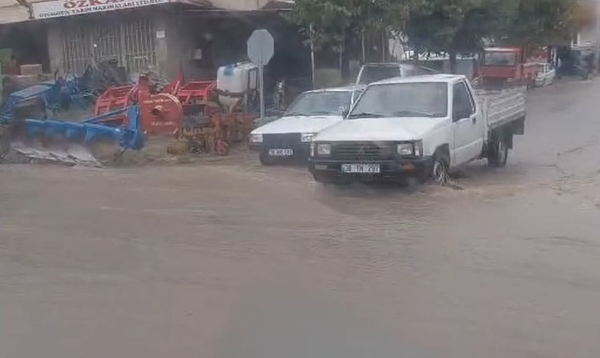 Develi'de yağışın aniden bastırması günlük yaşamı aksattı