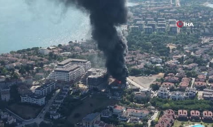 Tuzla'da yemekhane bölümünde başlayan konteyner yangını kullanılamaz bıraktı