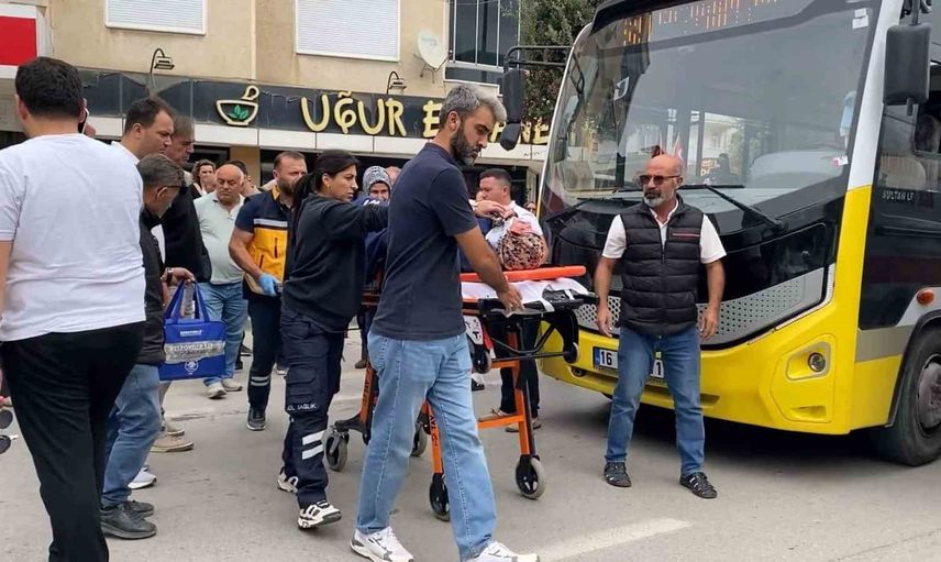 İnegöl'de cadde ortasında kaza: 68 yaşındaki yayaya otobüs çarptı
