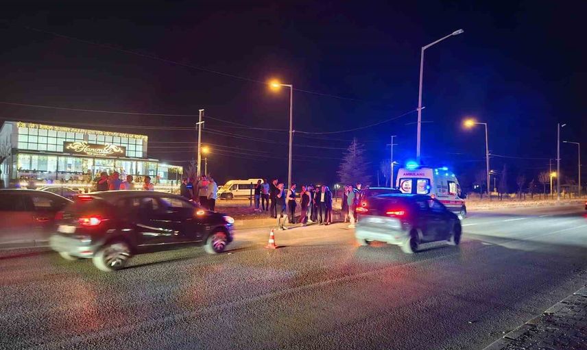 Otogarda karşıya geçerken otomobilin çarptığı yaya yaşamını yitirdi