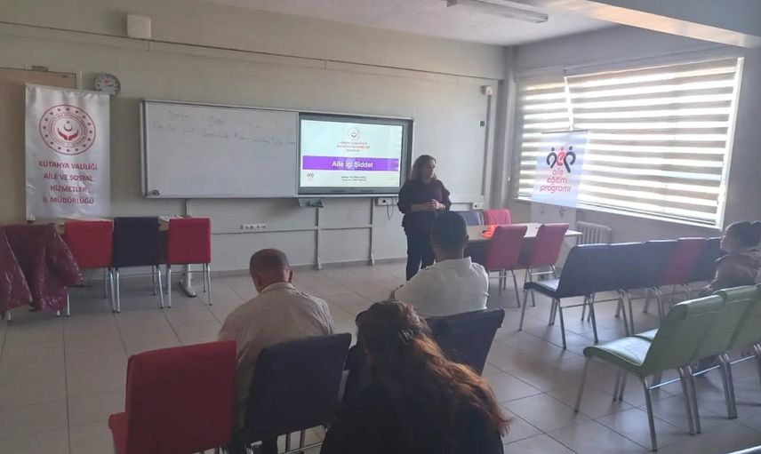 Kütahya'da ebeveynlere davranış yönetimi ve şiddet farkındalığı eğitimi