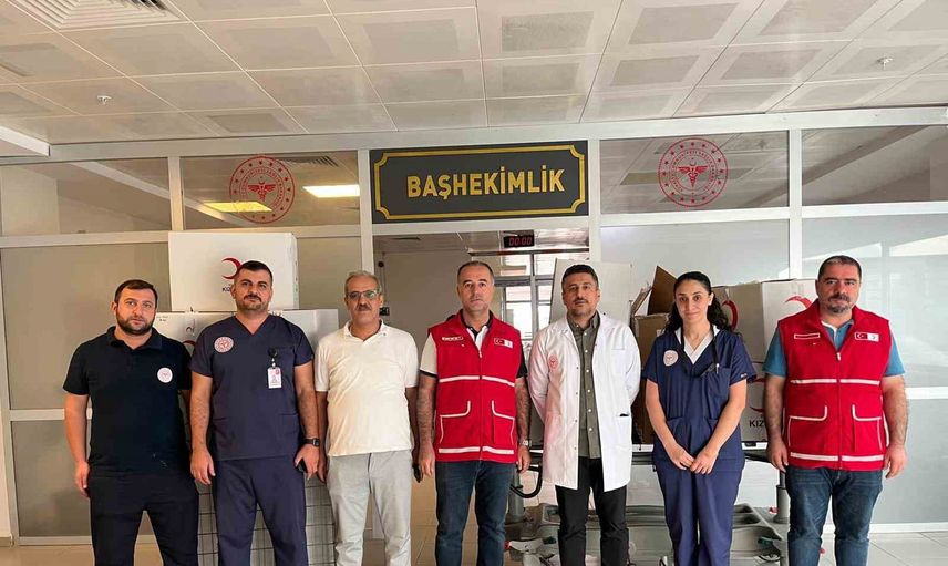 Artuklu Kızılay'dan hastanedeki çocuklara giyim desteği