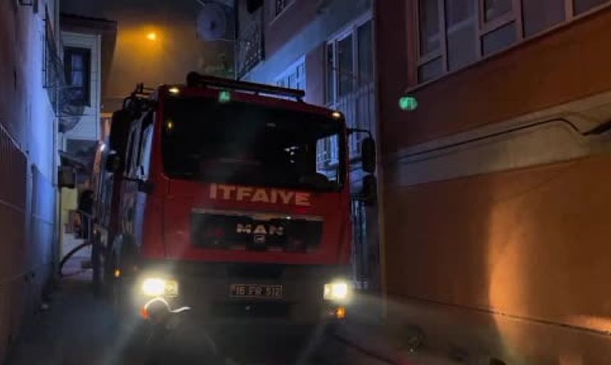 Dar sokaklar ve alevler: Bursa'da ev yangını can aldı