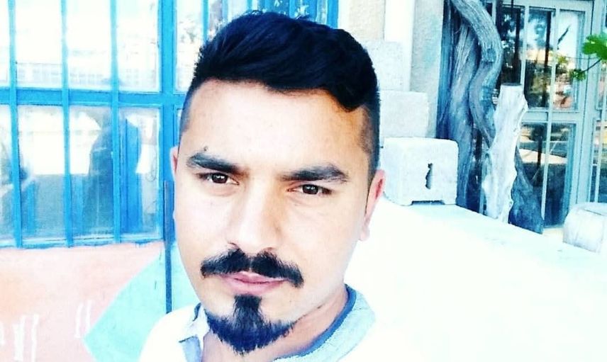Tarlada devrilen traktör hayatını aldı