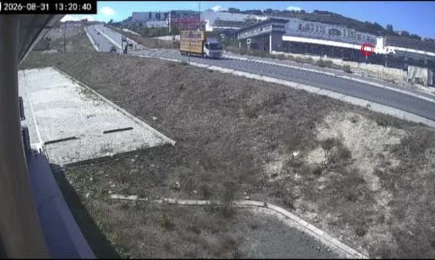 Yokuştan inen kamyonetin zincirleme çarpışması: Başakşehir'de bir kişi yaralandı