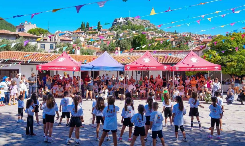 Çocukların yaz emeği Konakaltı'nda sergilendi