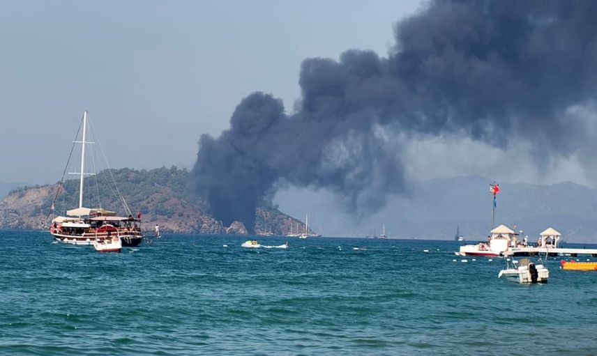 Fethiye açıklarında alev alan gezi teknesinde 115 yolcu denize atıldı