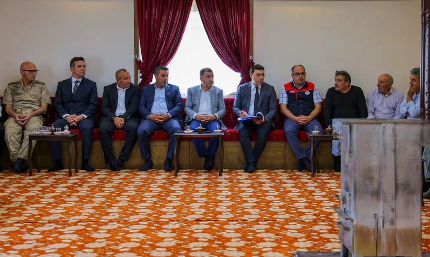 Vali Eldivan Yazyurdu'da yangınzedelerin taleplerini yerinde dinledi