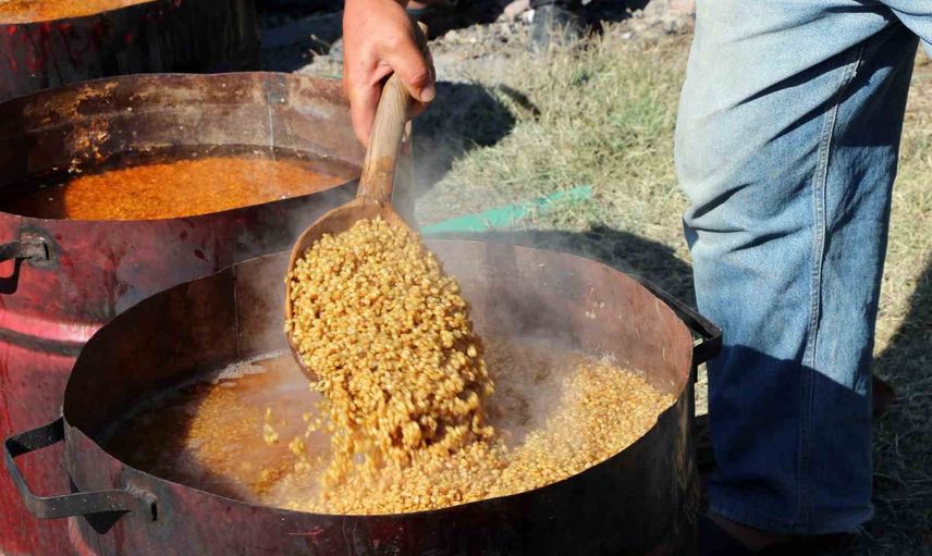 Kış hazırlığı: kazanlarda bulgur pişirme geleneği Uluköy'de sürüyor