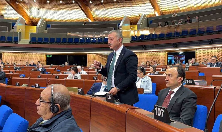 yerel yönetimlerde hukuk önceliği çağrısı: Büyükakın’dan Avrupa Konseyi eleştirisi