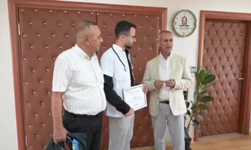 Zabıta memurundan doktorluğa: Kızıltepe'den Şemdinli'ye azimli yolculuk