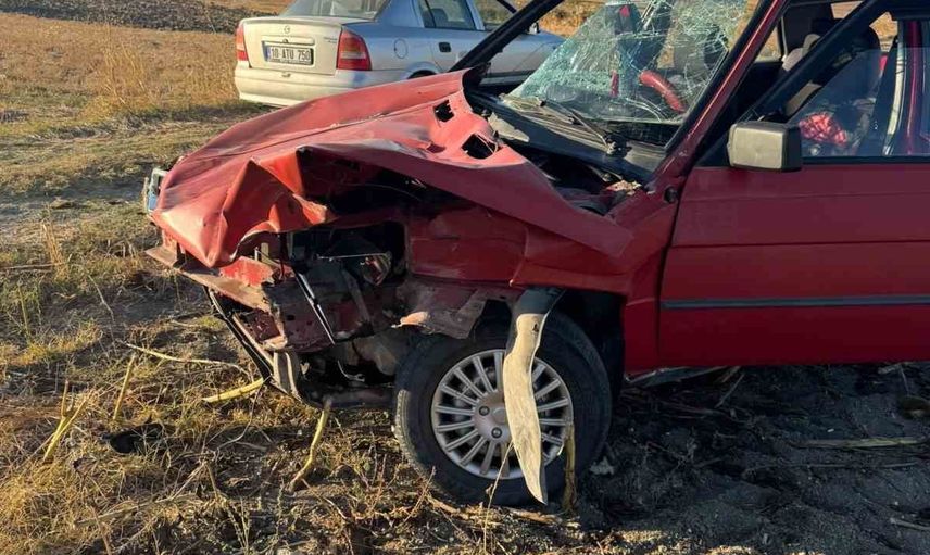 Balıkesir'de traktör devrildi, sürücü itfaiye tarafından kurtarıldı