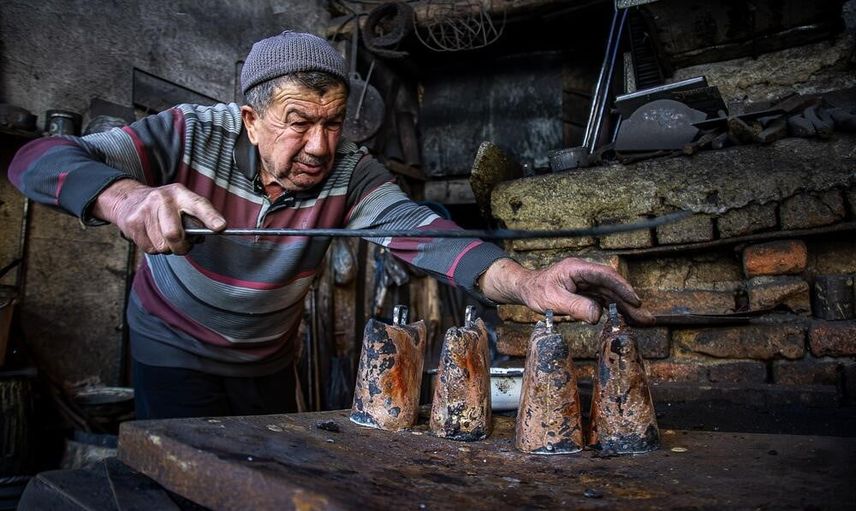 Manisalı fotoğrafçılar 'Son Çan Ustası' ve 'Çömlek' serileriyle Osman Önder Kupası'nda tur atladı