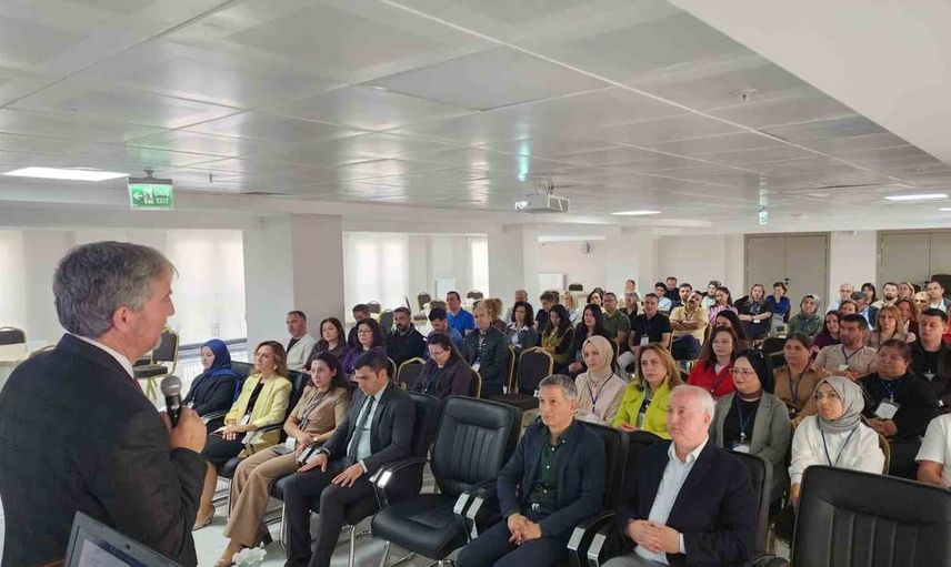 Kütahya'da eğitimciler öğrenci merkezli öğretim için bir araya geldi