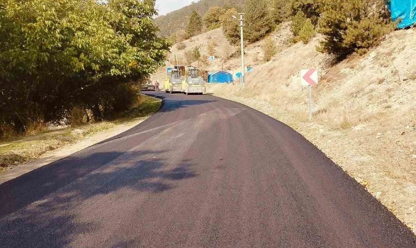 Dedeler-Cuma yolunda konfor artışı: 7,2 kilometre sıcak asfalt seriliyor