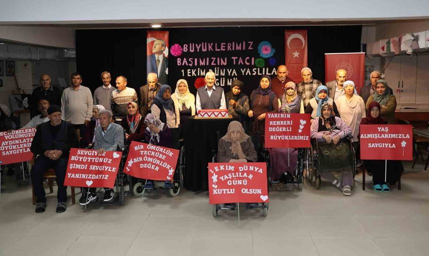 Erzurum'da kuşaklararası dayanışma öne çıktı: Dünya Yaşlılar Günü yürüyüşü