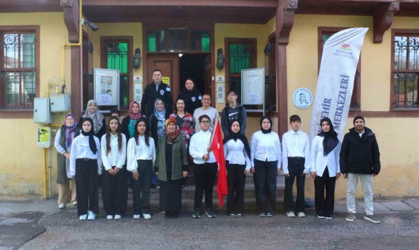 Gençlik tiyatrosu cumhuriyet coşkusunu sahneye taşıdı